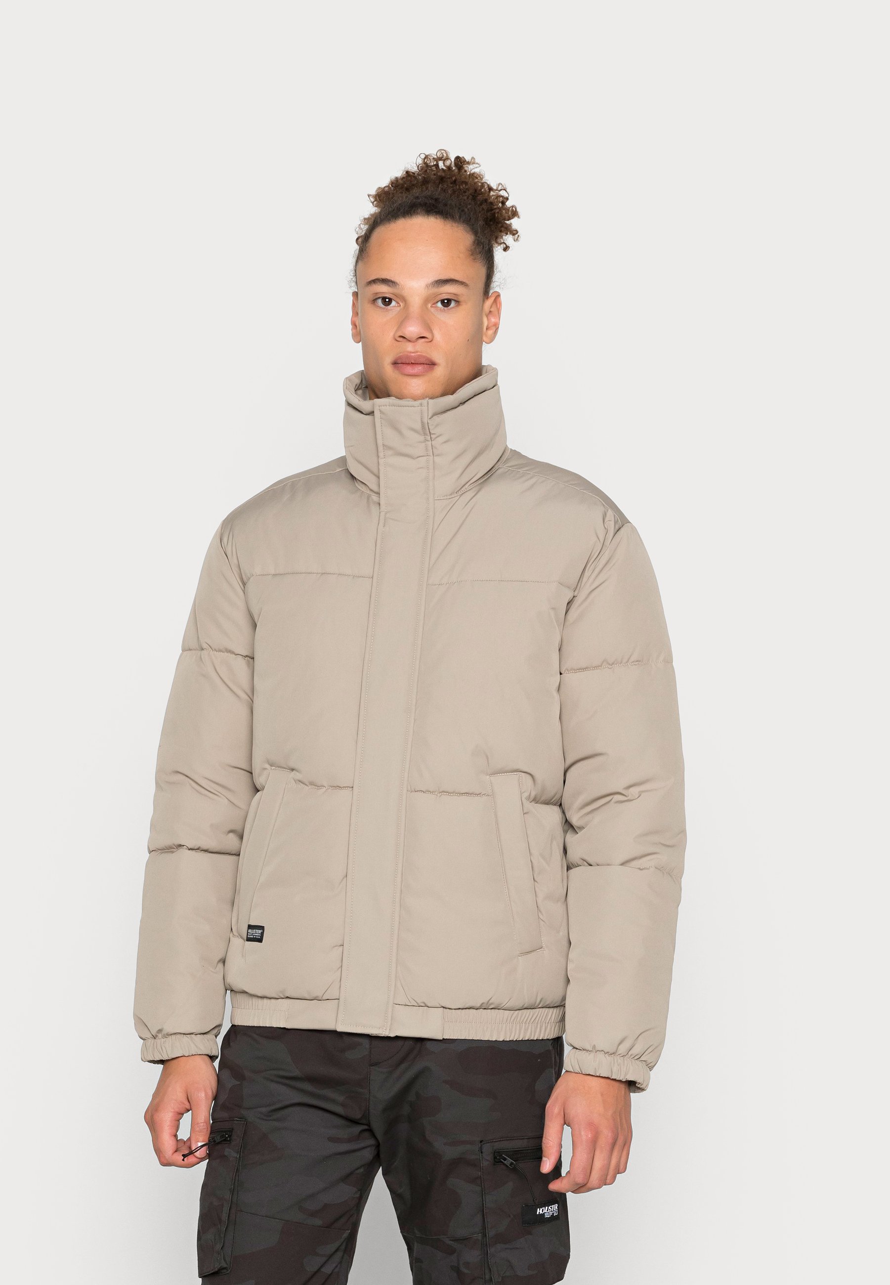 Hollister Co. ELEVATED ESSENTIALS MOCK 