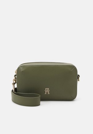 CHIC CAMERA BAG - Mala a tiracolo - utility olive