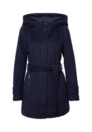 Manteau bleu marine avec une capuche, fabriqué en tissu doux. Comprend une ceinture, des poches latérales zippées et des coutures structurées. Finition texturée.
