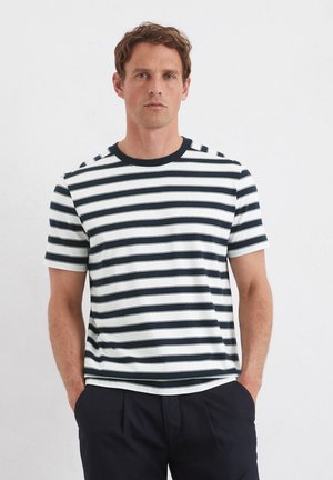 Marc O'Polo REGULAR  - Print T-shirt - multi egg white