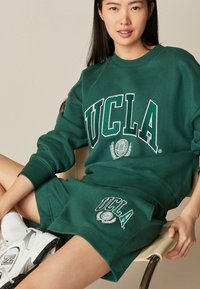 Next LICENSE UCLA - Mikina - green