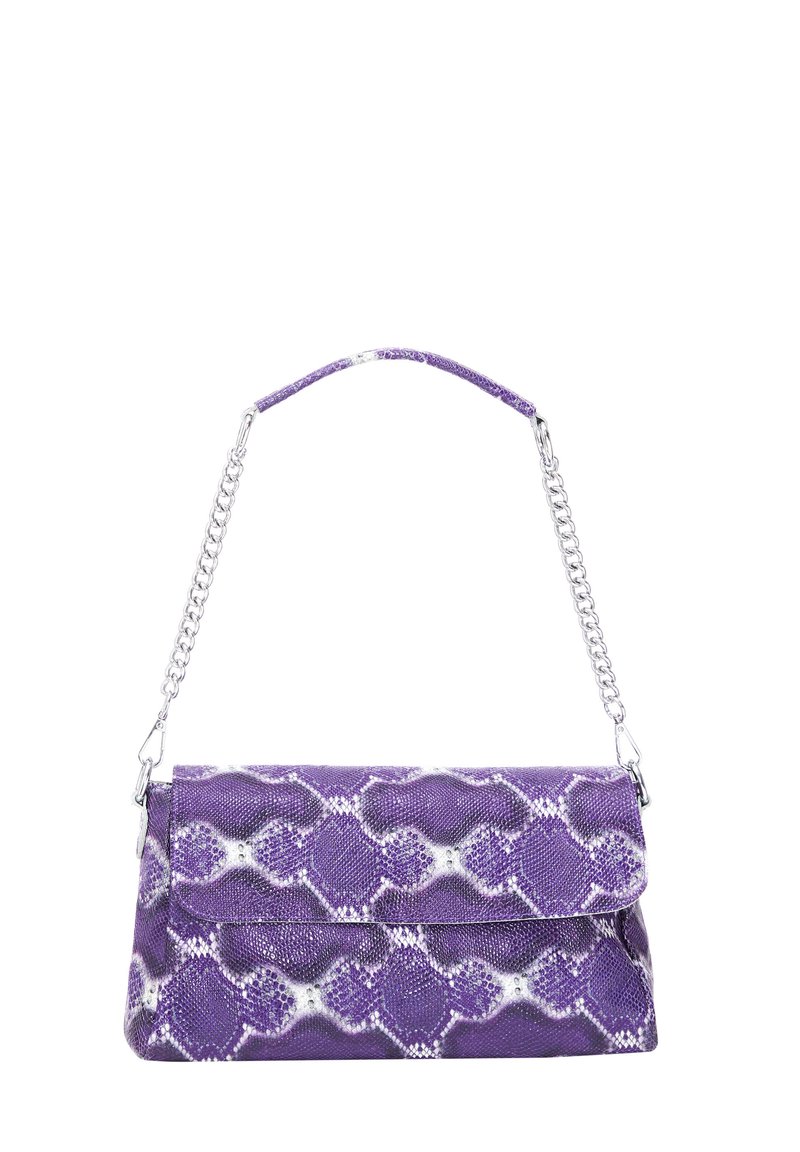 Borsa a tracolla con stampa pitone viola, chiusura a ribalta, tracolla in catena argentata e superficie testurizzata con un distintivo motivo geometrico.