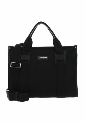 Sac à main noir en tissu texturé avec des accents en cuir élégant. Dispose de poignées supérieures et d'une bandoulière réglable pour des options de transport polyvalentes.