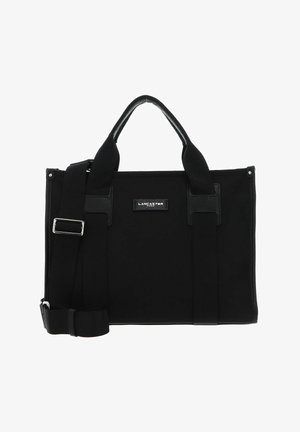 Sac à main noir en tissu texturé avec des accents en cuir élégant. Dispose de poignées supérieures et d'une bandoulière réglable pour des options de transport polyvalentes.