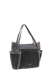 Borsa a tracolla in pelle e suede grigia con due lunghi manici, tasca frontale e logo dorato. Tessuto morbido e design strutturato.