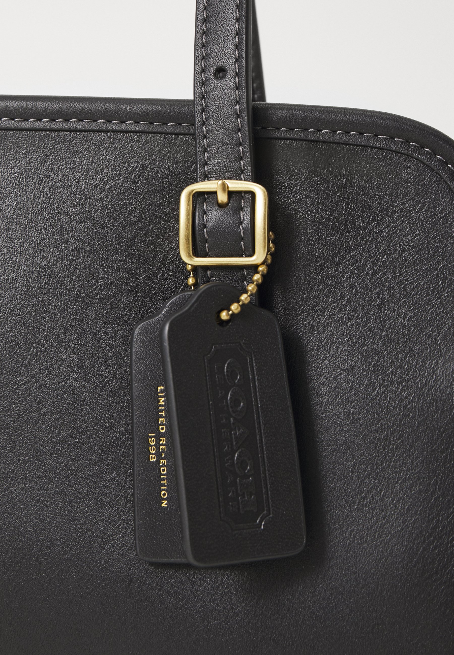 COACH SWING ZIP BAG - Handbag - black - Zalando.co.uk