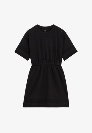 Schwarzes kurzärmeliges Kleid mit elastischem Taillenbund und Spitzenverzierung an Ärmeln und Saum, mit rundem Ausschnitt und einfacher Silhouette.