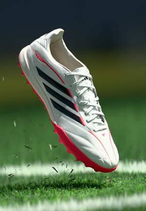 COPA PURE IV LEAGUE TURF - Turf football boots - metallic/core black/lucid red