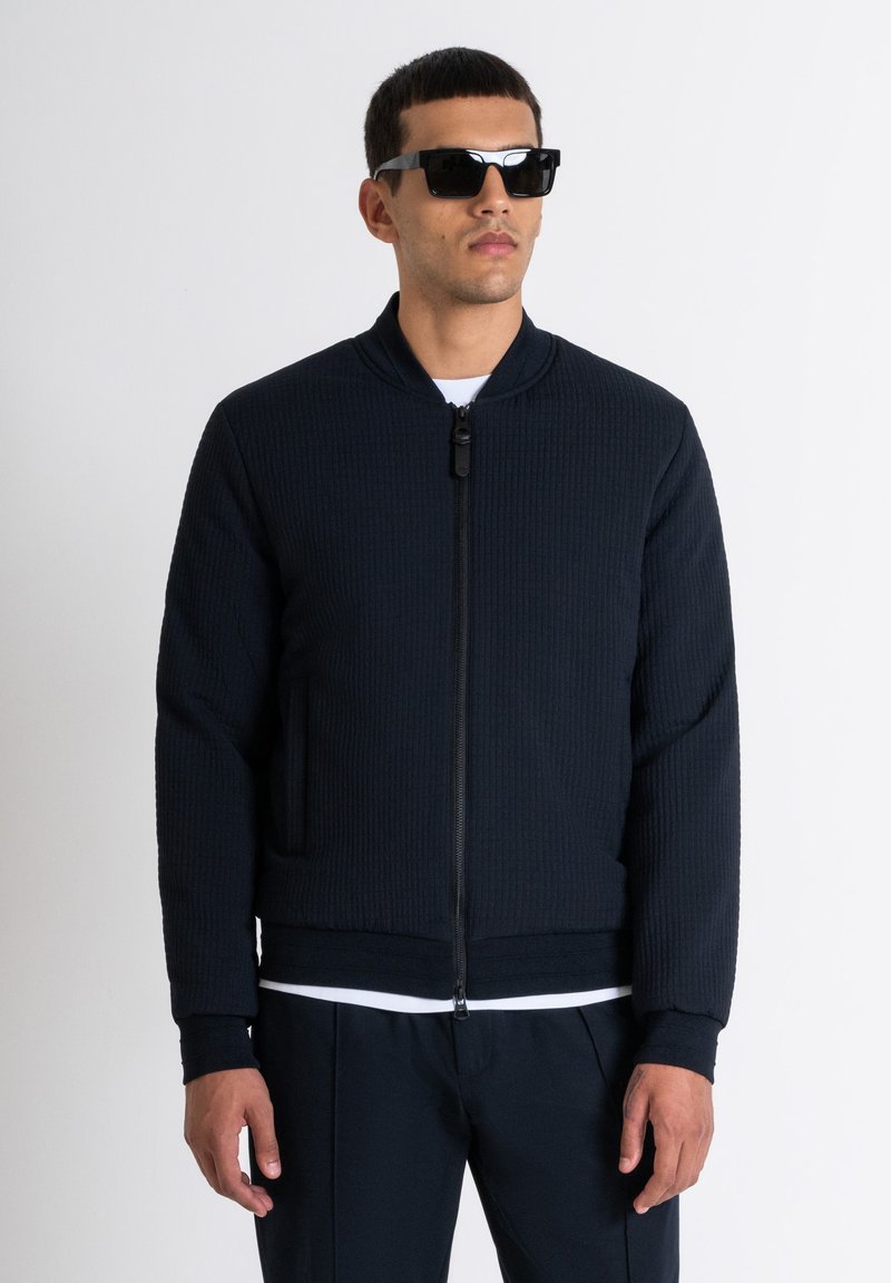 Antony Morato REGULAR FIT IN DOBBY WITH PADDING AND LOGO ON PATCH - Chaquetas bomber - ink blue