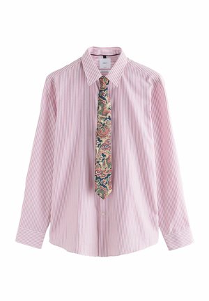 Roosa-valgete triipudega pika varrukaga särk, millel on sinise, punase ja kullakarva paisley-mustriga lips. Tõmmatud kraega, tavaline lõige ja varrukatehõlmadel mansetid.