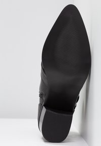 Miss Selfridge Botines camperos - black