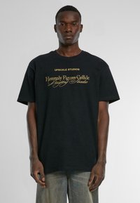 Upscale by Mister Tee Majica kratkih rukava s printom - black
