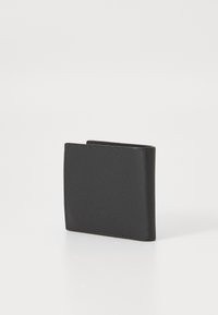 Portofel pliabil negru, realizat dintr-un material sintetic texturat, având un finisaj neted și o formă rectangulară compactă. Fără accesorii vizibile.