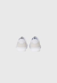 Tommy Hilfiger HI VULC STREET - Baskets basses - white