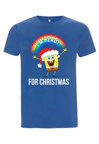 Camiseta de algodón azul con un gráfico de un personaje de dibujos animados amarillo con un gorro de Papá Noel y el texto "ESTOY LISTO PARA NAVIDAD" debajo de un arcoíris.