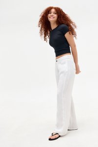 BDG Urban Outfitters BDG KAYLA LOWRIDER LINEN PANTS - Nohavice chinos - white