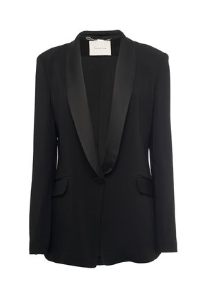 Blazer nero con revers in satin, maniche lunghe, due tasche frontali e senza chiusura. Tessuto liscio con una silhouette sagomata.