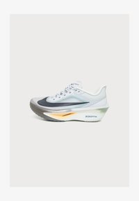 Ikke valgt, pure platinum/dark obsidian/grey fog/ice peach/spruce aura/metallic pewter