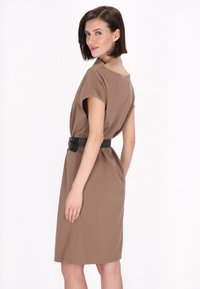 usha Vapaa-ajan mekko - beige