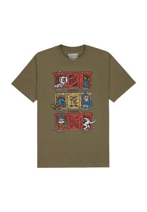 Camicia verde oliva con tre vagoni colorati di treno che presentano cani dei cartoni animati e un scheletro, con la scritta "Element & Timber".
