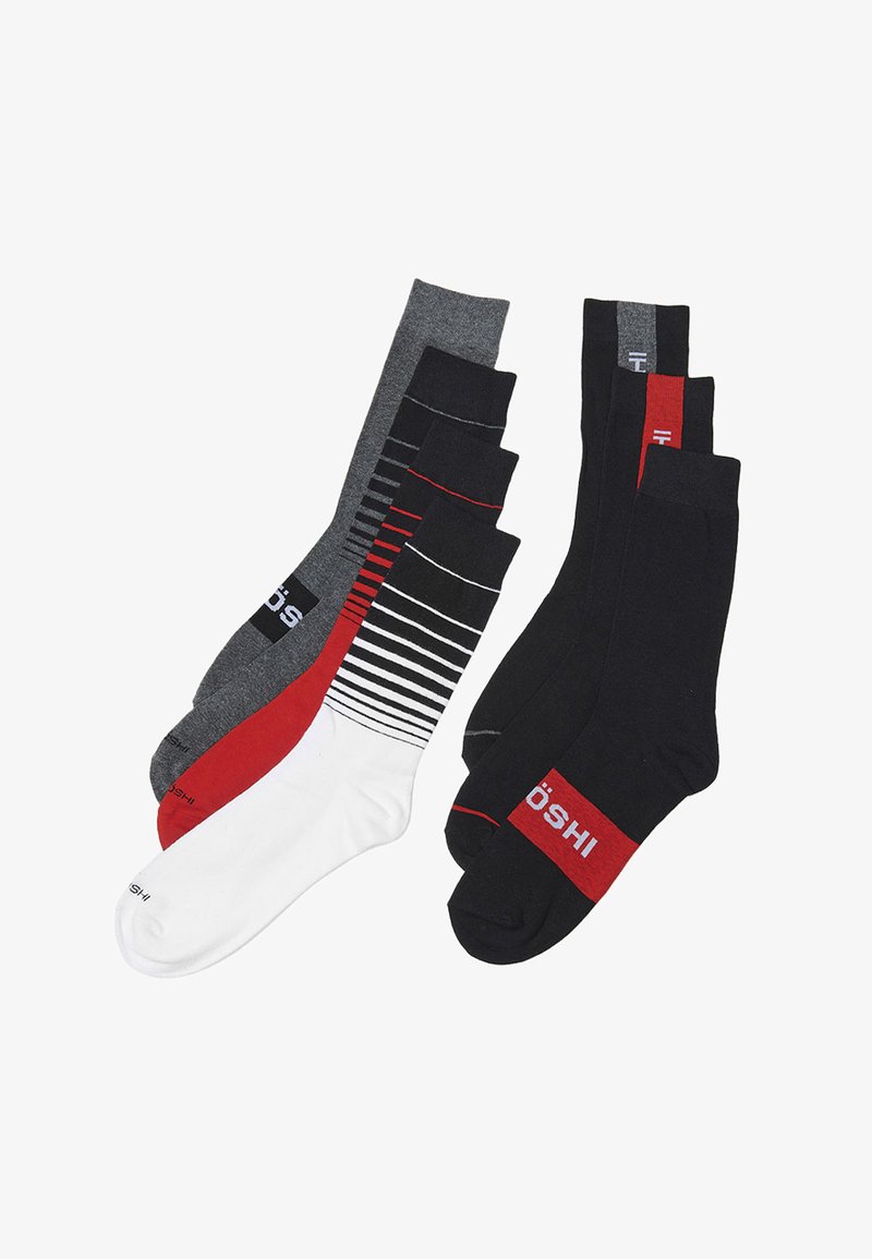Cinq paires de chaussettes mi-mollet, en gris, noir à rayures, rouge, blanc à rayures noires et noir avec logo rouge, disposées à plat.