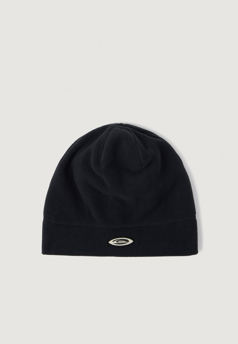 Căciulă din polar de culoare albastru închis, cu vârful rotunjit, manșetă ribbată și un mic logo circular în față. Textură moale și design cald.
