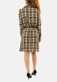 BSB Vestido camisero - beige