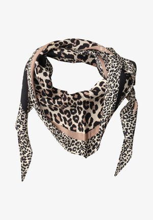 Firkanet silketørklæde med beige, sort og brun leopardprint, foldet og løst draperet med spidse ender, der hænger ned.