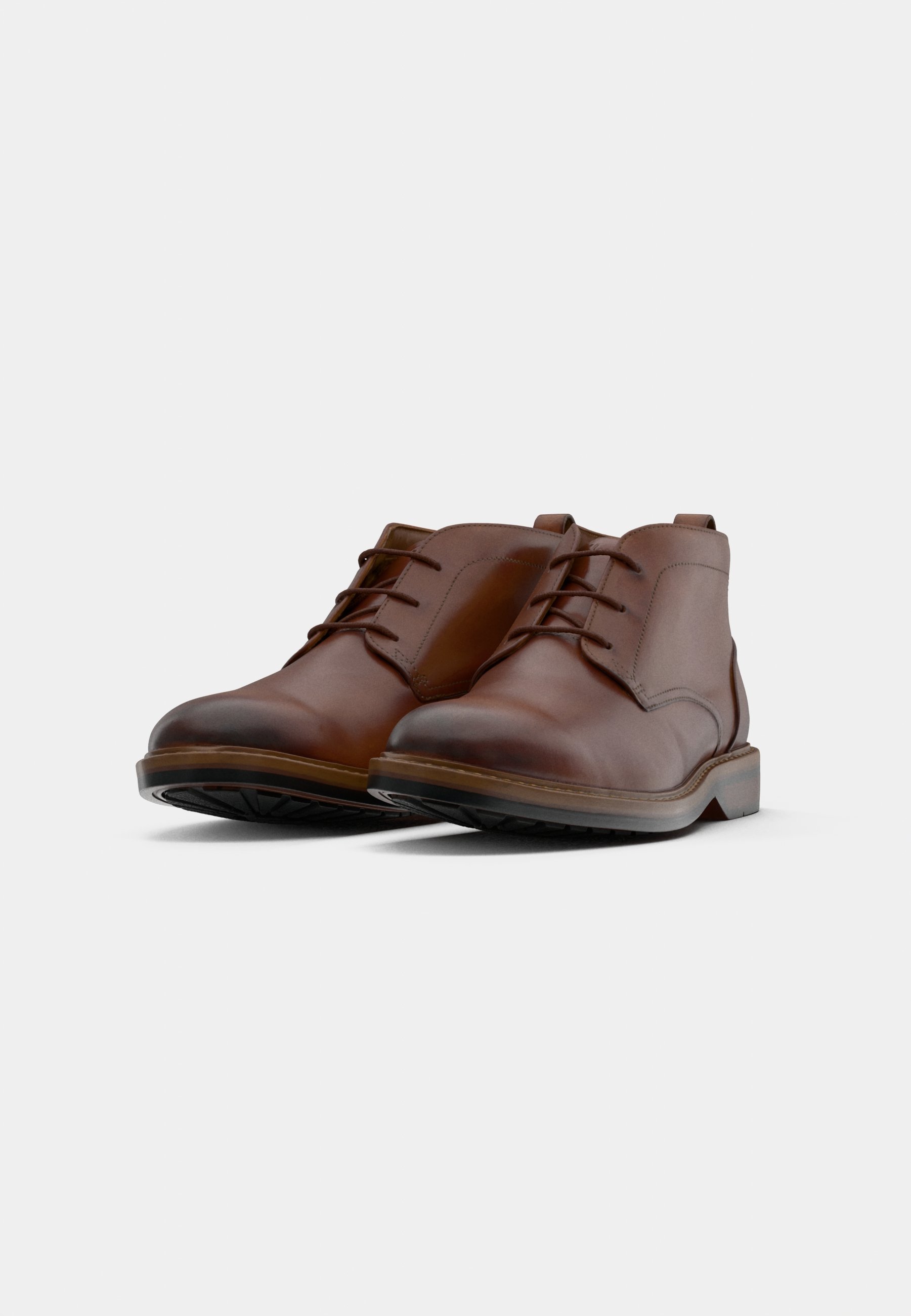 Clarks ALDWIN CHUKKA - Lace-up ankle boots - mid tan/tan - Zalando