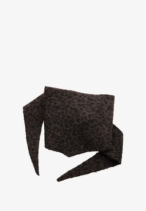 Écharpe marron foncé avec un motif animal, offrant une texture douce et des extrémités allongées et pointues pour des options de style polyvalentes.