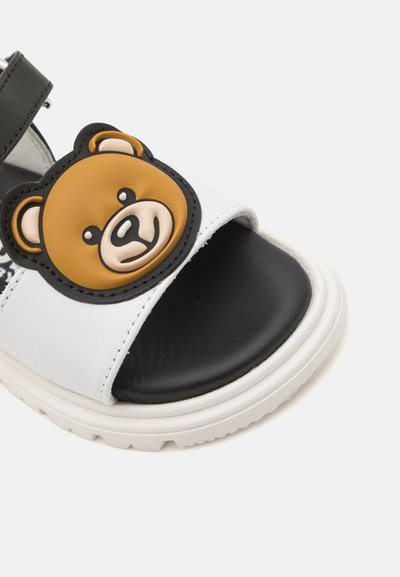 MOSCHINO UNISEX - Sandalias - white/black