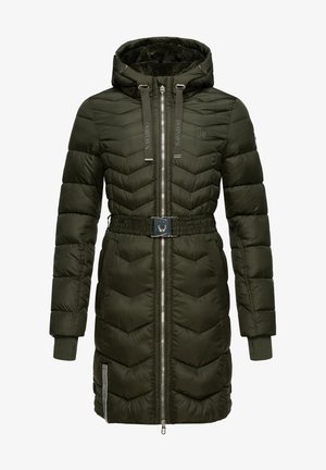 Pehmend olivroheline jakk, millel on chevron-õmblused, kapuuts, lukuga sulgemine, elastne taljevöö ja soonikkoes mansetid. Omab metallist detailide aksessuaare.