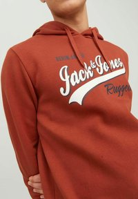 Jack & Jones JJELOGO HOOD - Felpa con cappuccio - cinnabar