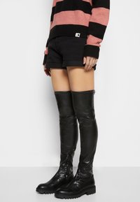 Billi Bi Botas mosqueteras - black