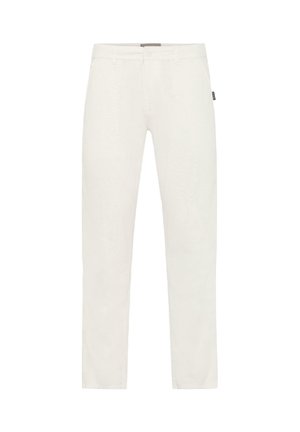 Bijele uske hlače s petljama za remen, zatvaranjem na gumb, prednjim džepovima i malom crnom bočnom oznakom na desnom kuku.