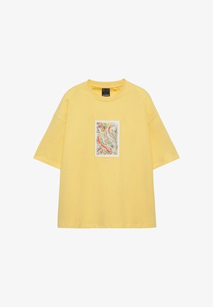 PULL&BEAR, RELAXED-FIT SHORT-SLEEVED T-SHIRT - T-SHIRT - T-shirt con stampa - yellow
