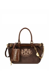 Borsa Juicy Couture marrone scuro con doppi manici, pochette attaccata, catena dorata con ciondoli a forma di cuore e ricamo del logo sul davanti.