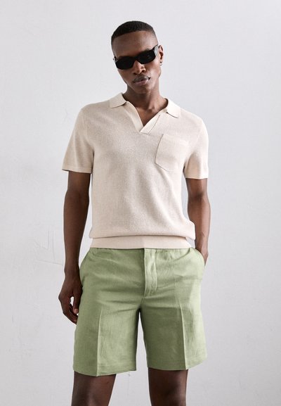 J.LINDEBERG BARON - Shorts - oil green