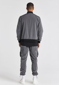 SIKSILK Bomberjacka - black