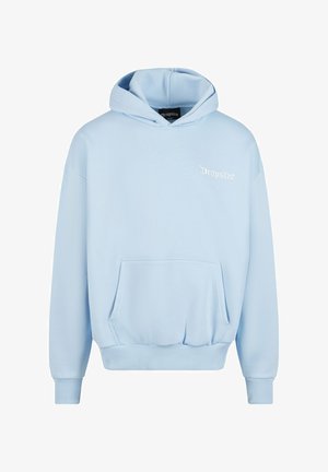 Jasnoniebieska bluza z kapturem wykonana z miękkiego materiału, z przednią kieszenią oraz ściągaczami przy mankietach i u dołu. Haftowane logo "Dropsize" na piersi.