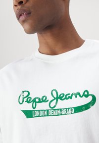 Pepe Jeans CLAUDE - Apdrukāts T-krekls - off white