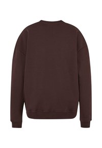 Hnědá fleece mikina s volným střihem, žebrovanými manžetami a spodním lemem. Disponuje kulatým výstřihem a designem s posunutými rameny.