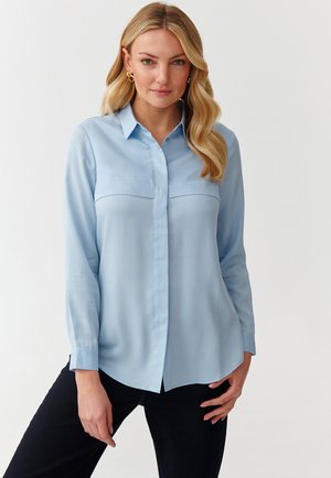 TATUUM KOROTA - Nööpidega pluus - sky blue