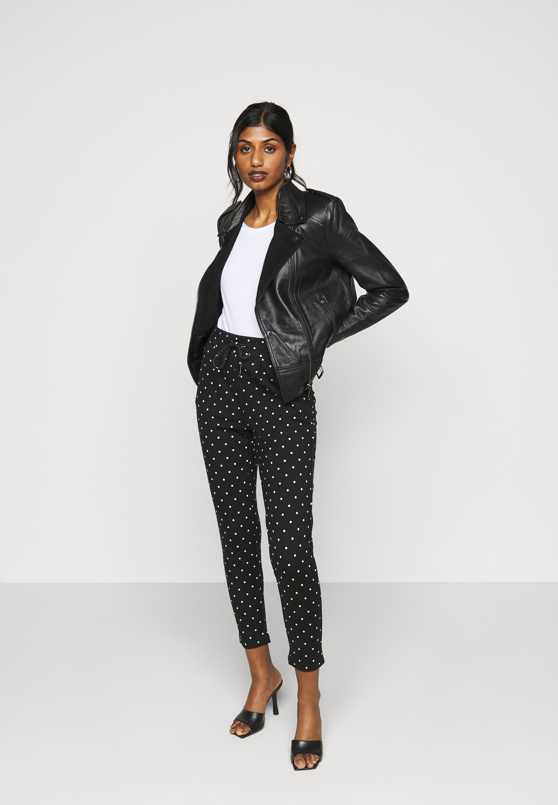 VILA PETITE VILLOW BIKER JACKET Skinnjacka black VILA PETITE VILLOW BIKER JACKET Skinnjacka black