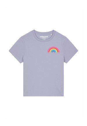 Kurzärmliges Lavendelt-Shirt aus Baumwolle mit einem mehrfarbigen Regenbogendesign und dem Text "WOMEN POWER" darunter.