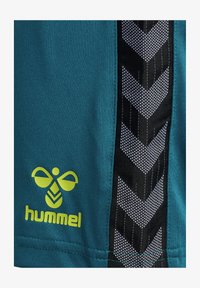 Niewybrane, blue coral