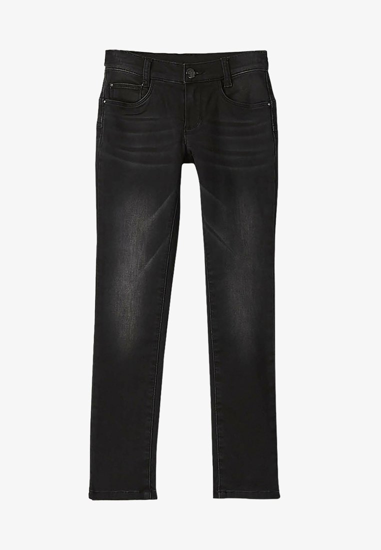 Jeans ajustados negros con cinco bolsillos, presillas para cinturón y cierre de botón. La tela presenta un ligero brillo y un desvanecimiento sutil.