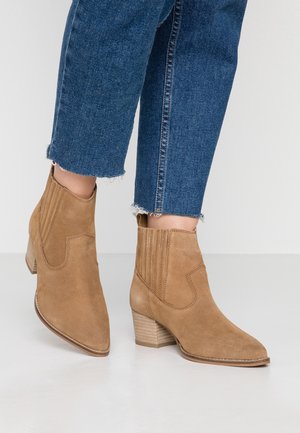 Kotníková obuv - tan