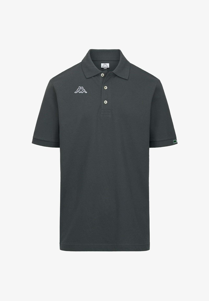 Polo à manches courtes gris foncé avec trois boutons, col, et un petit logo blanc sur la poitrine gauche et la manche.