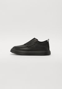 Unselected, black
